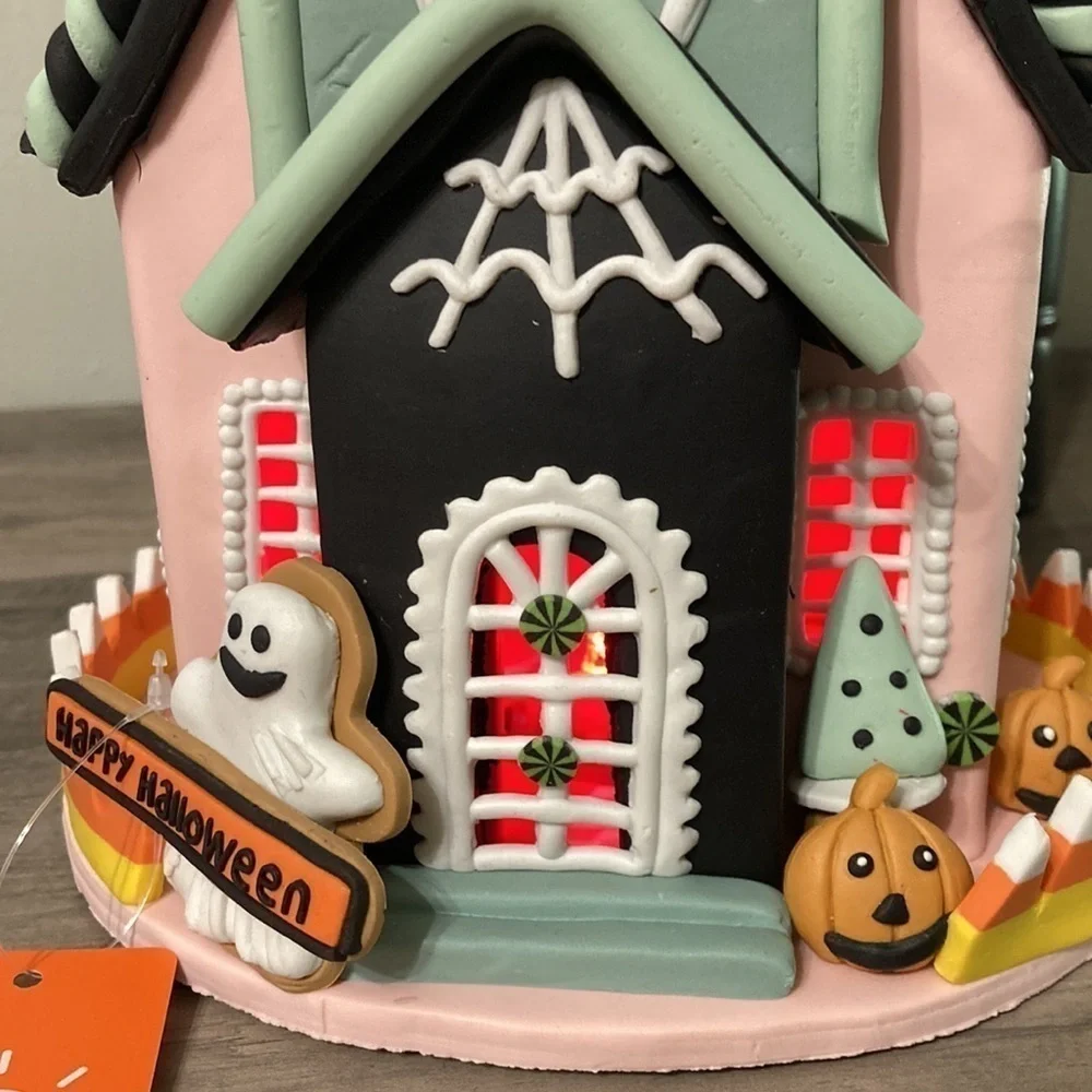 NEW! LIGHT UP COLOR CHANGING RIP GINGERBREAD HALLOWEEN HAUNTED HOUSE